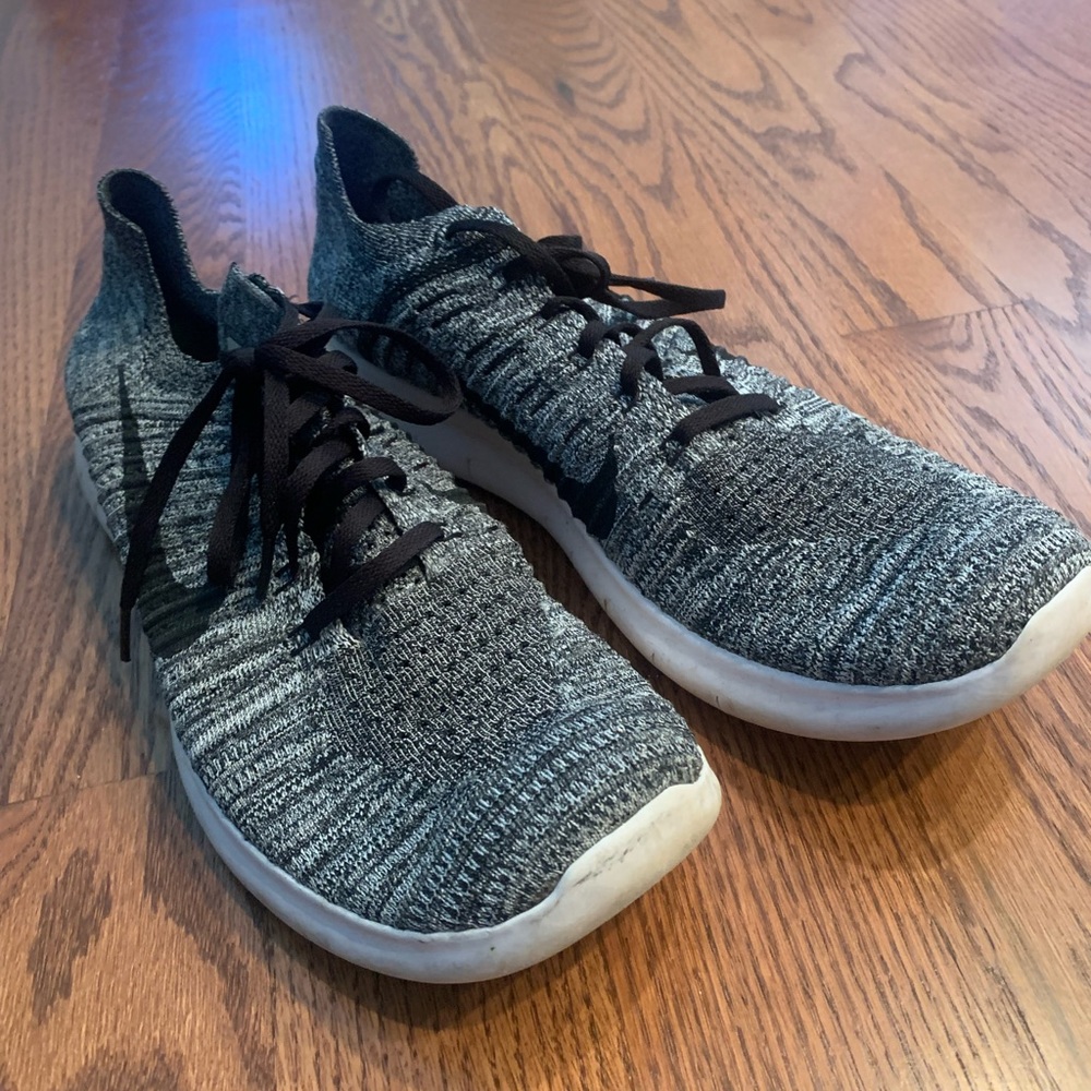 Nike Fly knit size 13. Slightly worn but in great condition. See photos